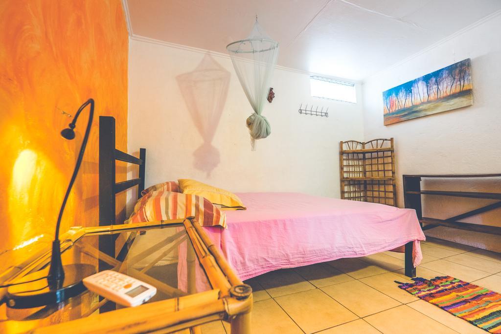 Pura Vida Hostel 塔马林多 外观 照片