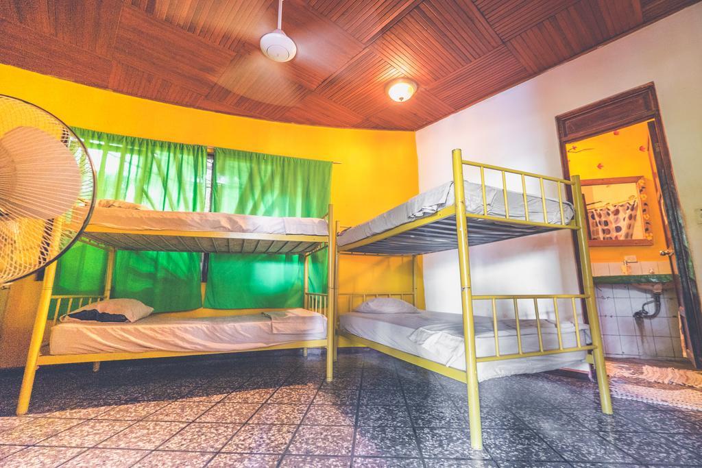 Pura Vida Hostel 塔马林多 外观 照片