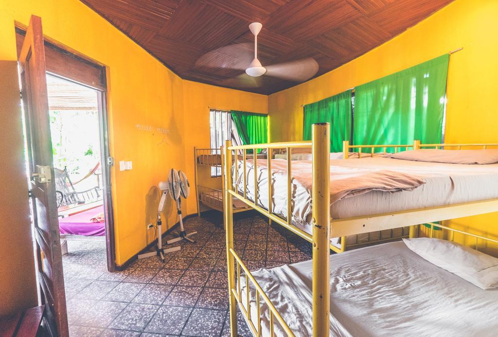 Pura Vida Hostel 塔马林多 外观 照片